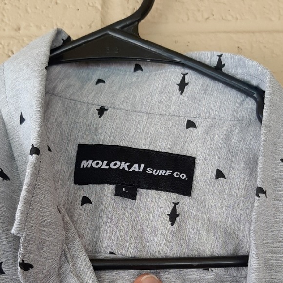 Gray Casual Button Down Shirt with Modern Pattern - Picture 3 of 5